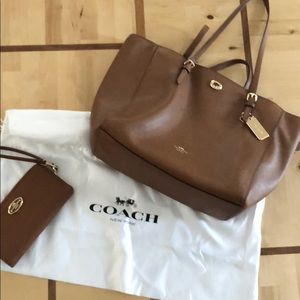 Coach brown tote with brown wristlet